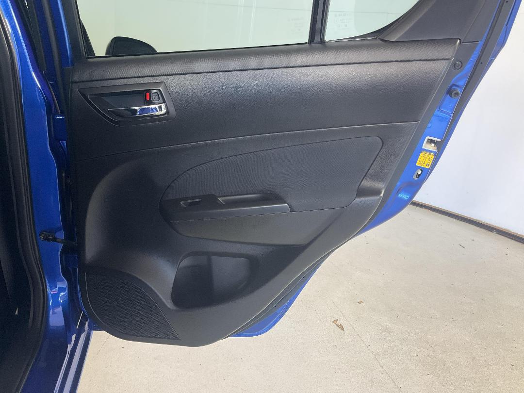 Photo '19' of Suzuki Swift Photo '19' of Suzuki Swift