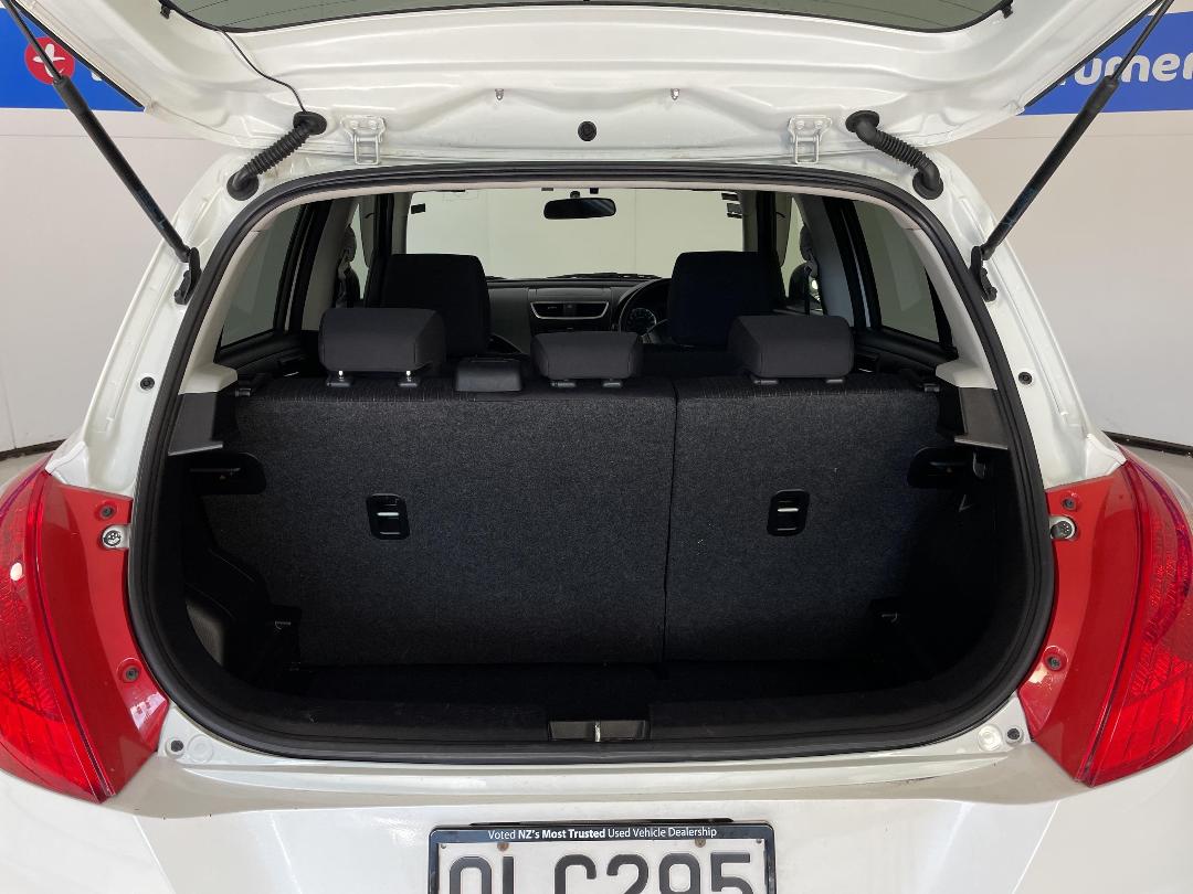 Photo '14' of Suzuki Swift