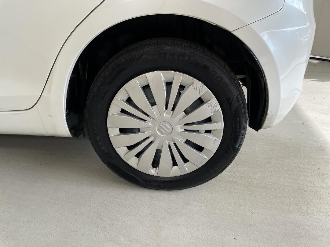 Photo '11' of Suzuki Swift