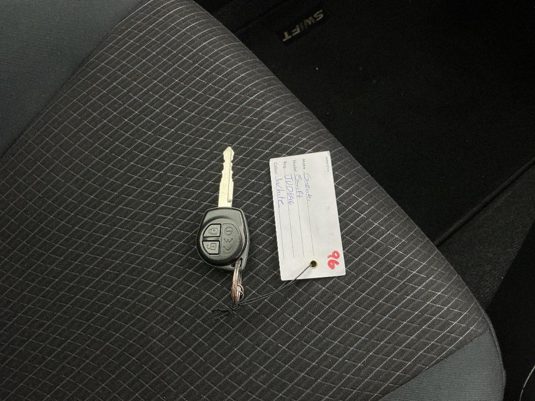 Photo '22' of Suzuki Swift