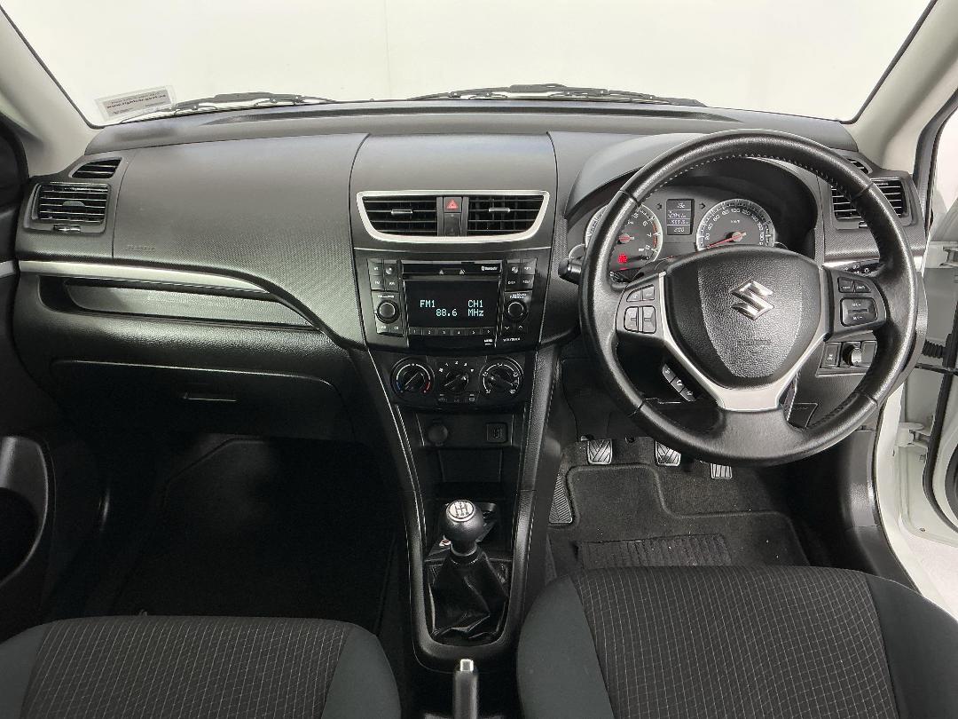 Photo '17' of Suzuki Swift