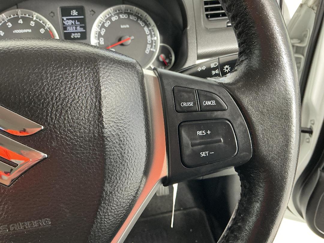 Photo '24' of Suzuki Swift