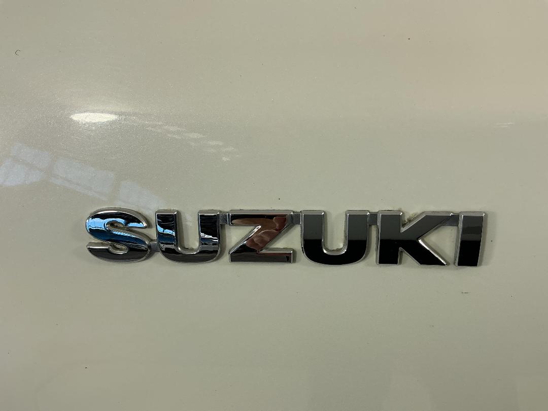 Photo '28' of Suzuki Swift