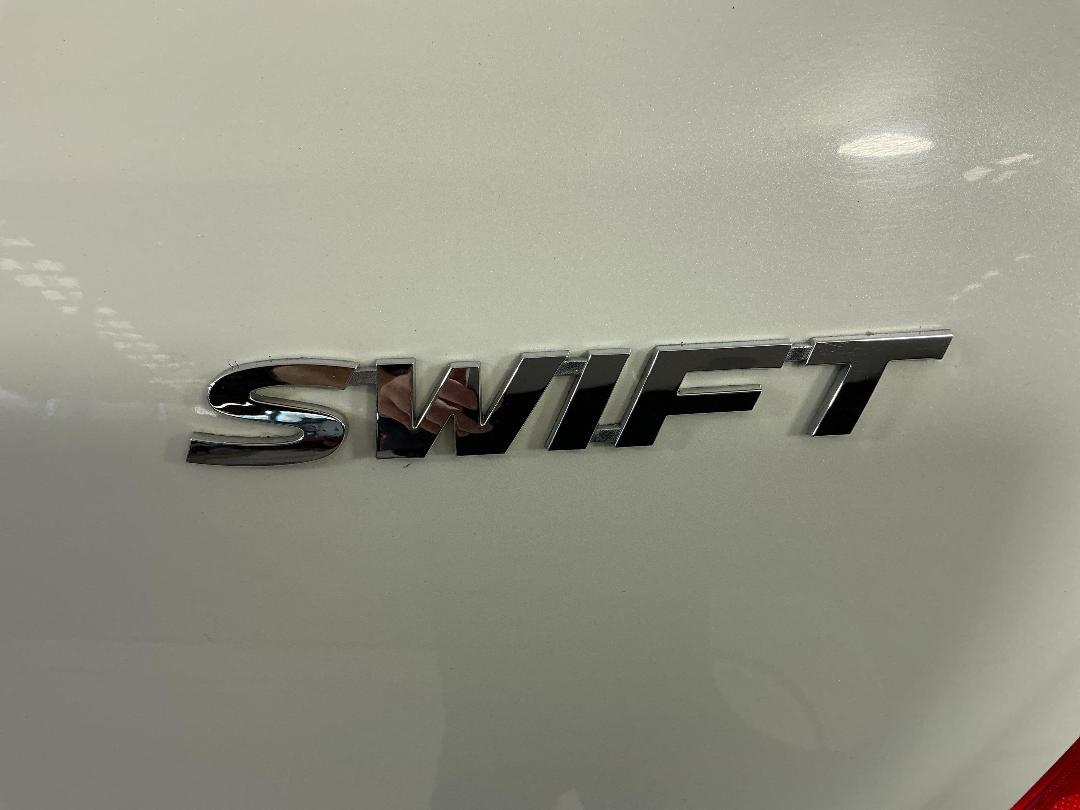 Photo '29' of Suzuki Swift