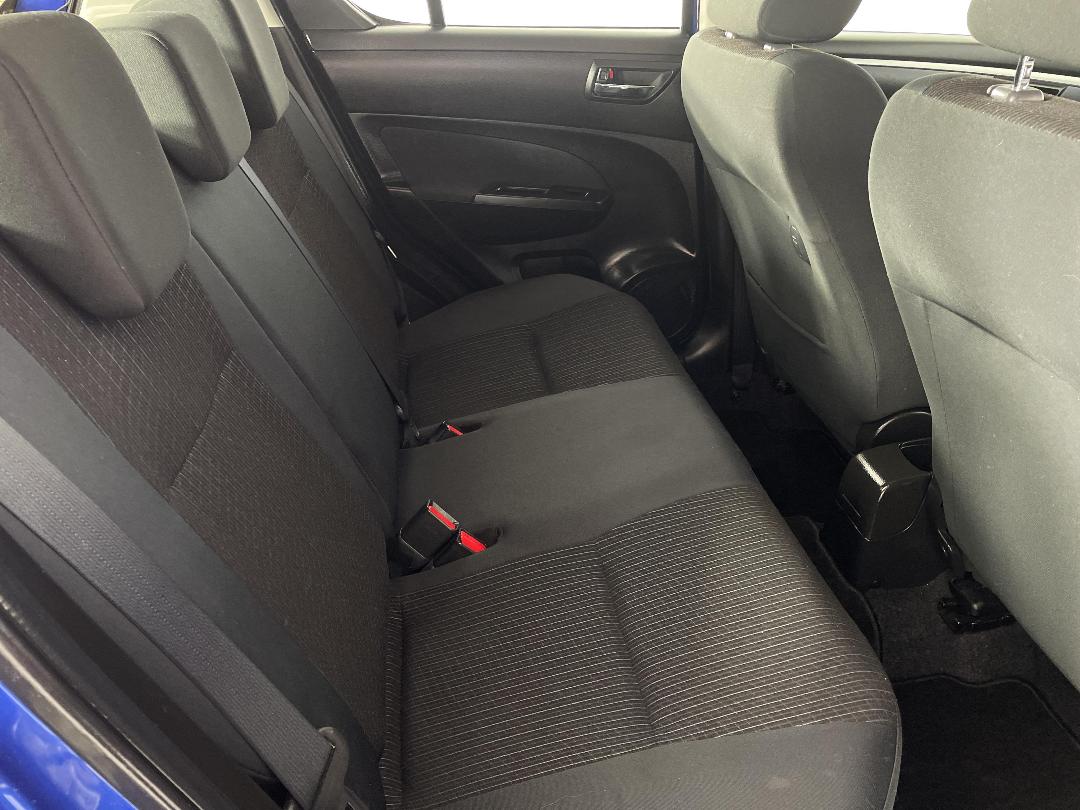 Photo '20' of Suzuki Swift