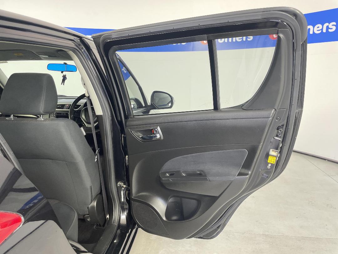 Photo '19' of Suzuki Swift Photo '19' of Suzuki Swift