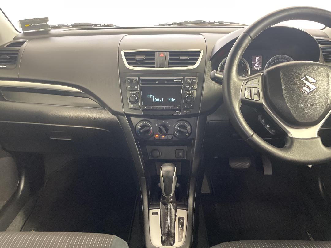 Photo '18' of Suzuki Swift Photo '18' of Suzuki Swift