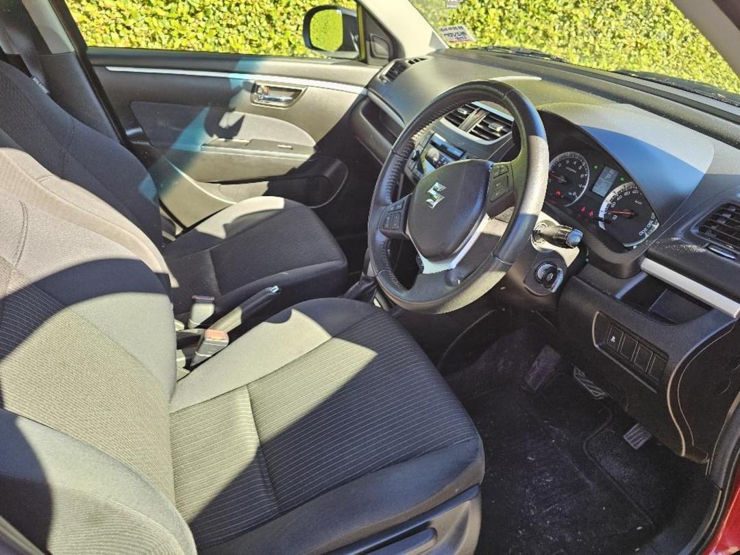 Photo '12' of Suzuki Swift XS5