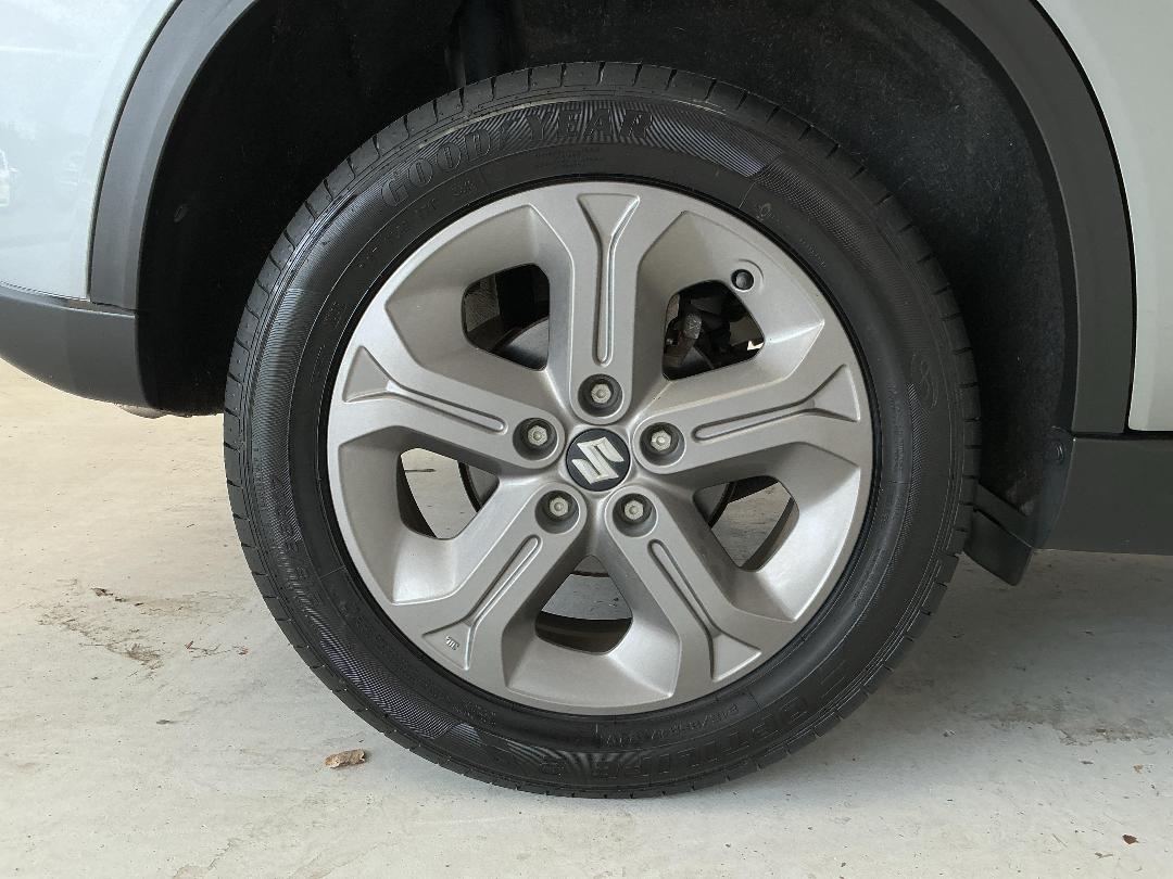 Photo '12' of Suzuki Vitara