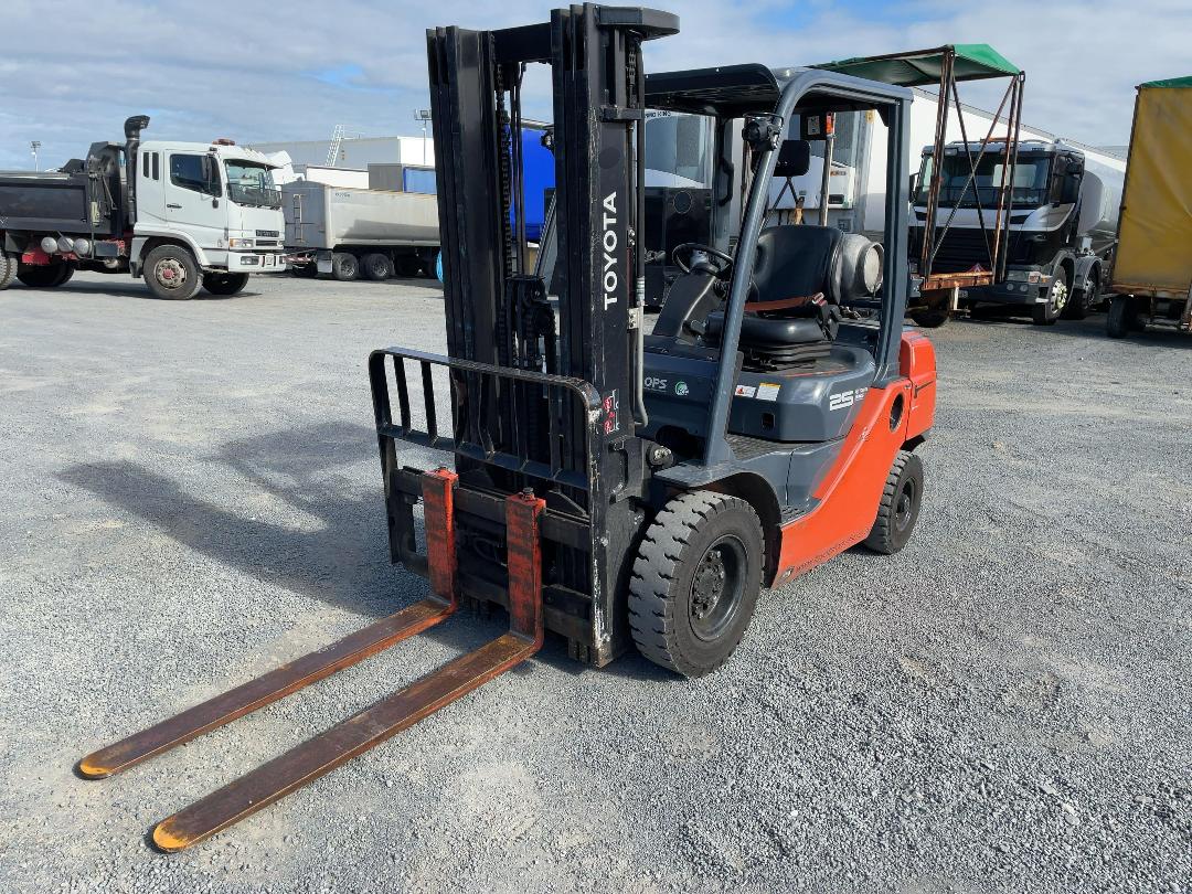 Photo '9' of TOYOTA 32-8FG25 Forklift Photo '9' of TOYOTA 32-8FG25 Forklift