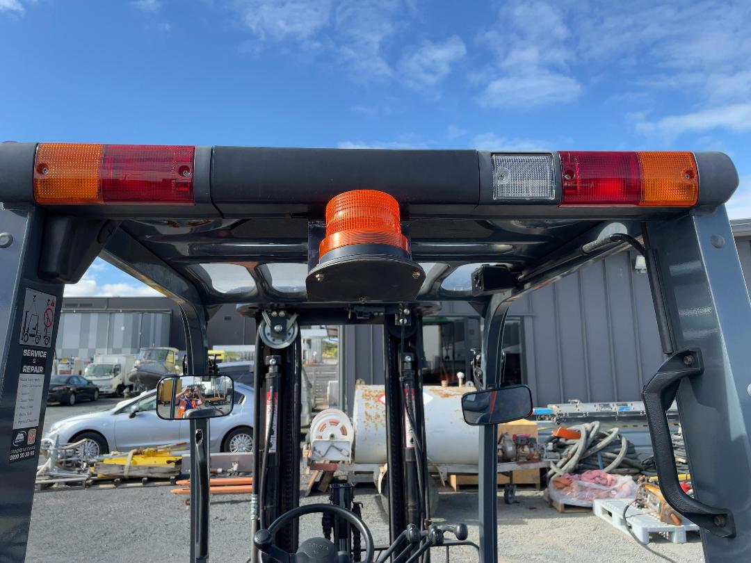 Photo '19' of TOYOTA 32-8FG25 Forklift Photo '19' of TOYOTA 32-8FG25 Forklift