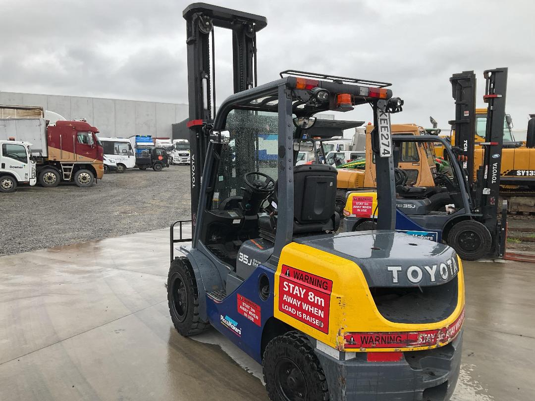 Photo '6' of Toyota 728FDJ35 Forklift Photo '6' of Toyota 728FDJ35 Forklift