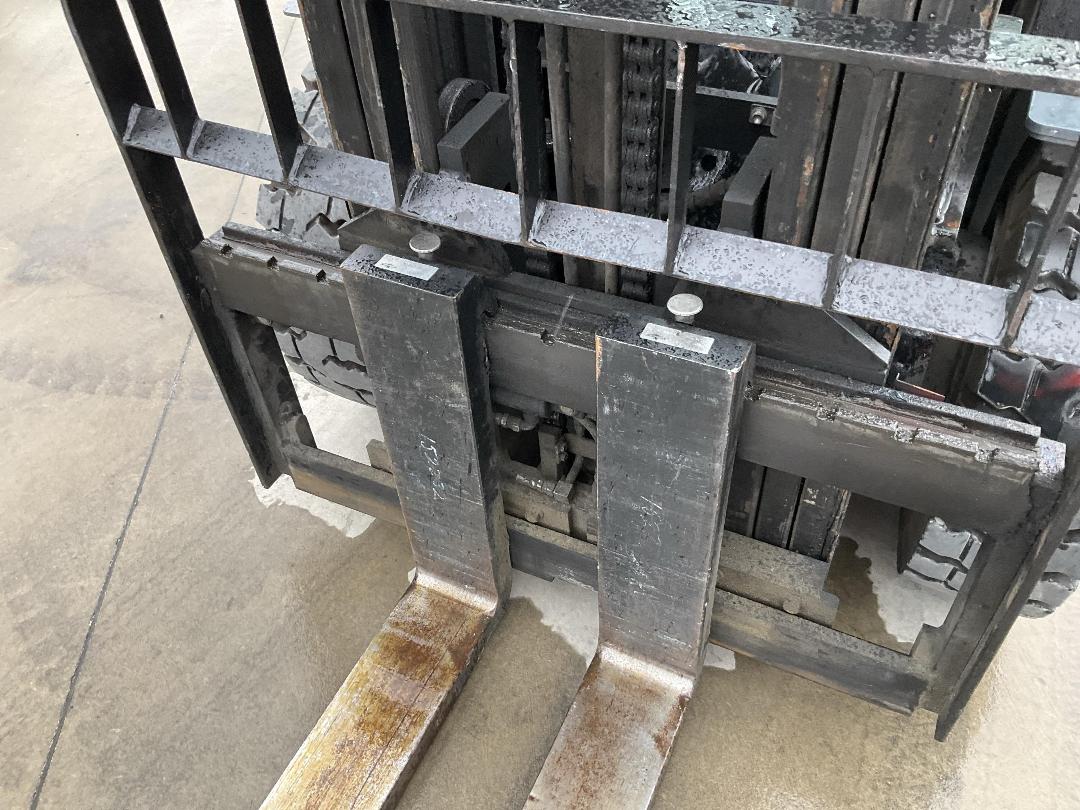 Photo '15' of Toyota 728FDJ35 Forklift Photo '15' of Toyota 728FDJ35 Forklift