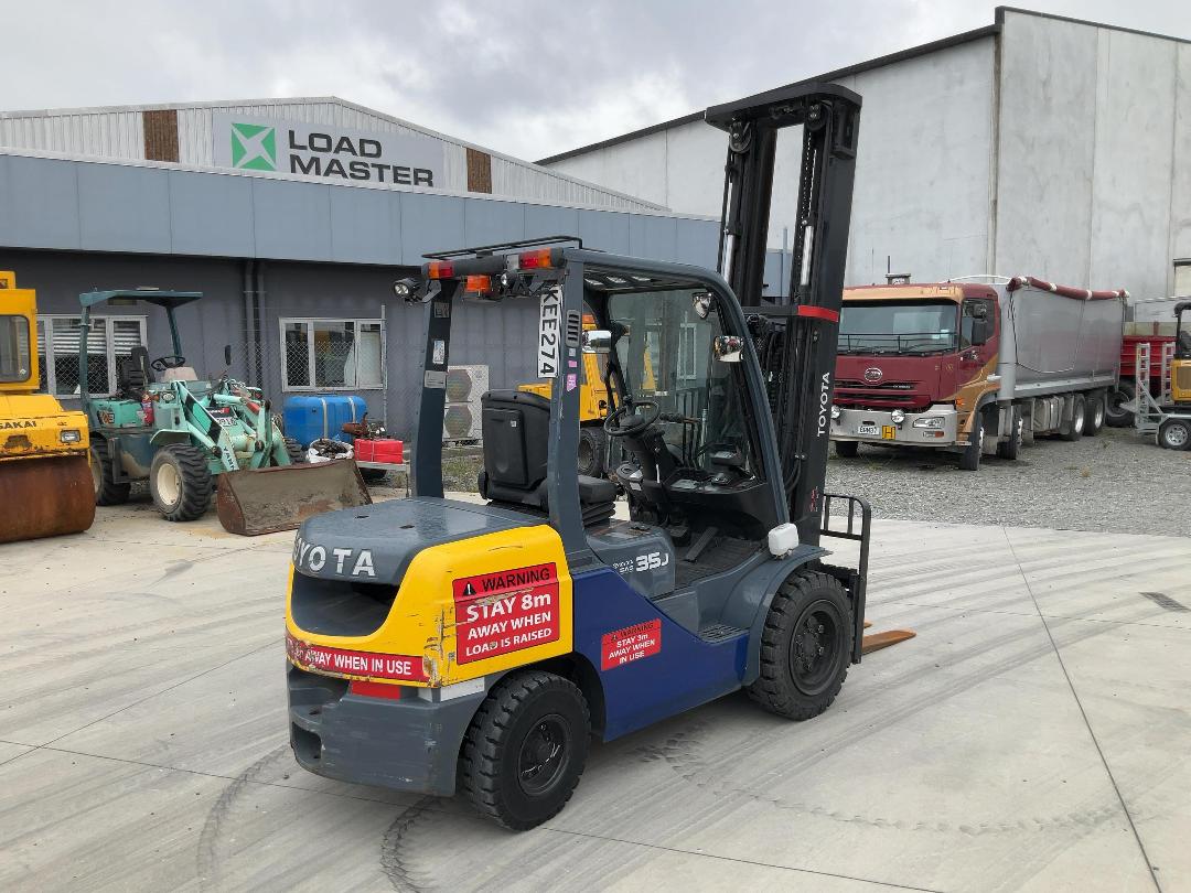 Photo '35' of Toyota 728FDJ35 Forklift Photo '35' of Toyota 728FDJ35 Forklift