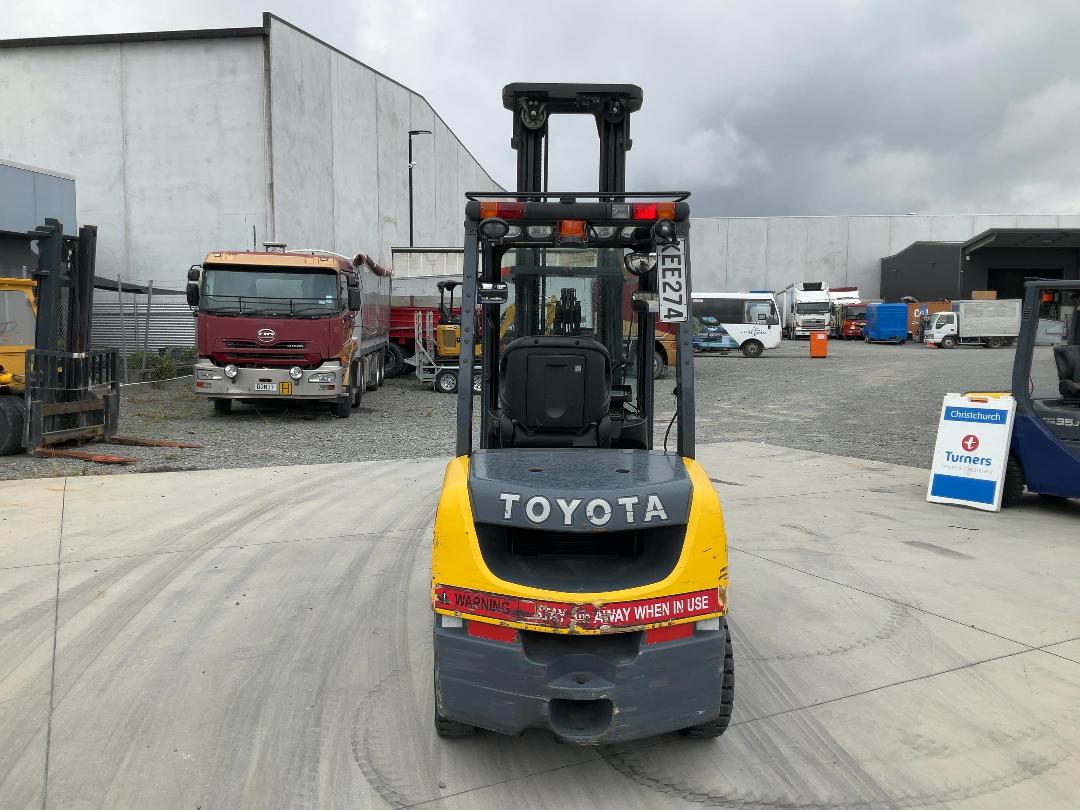 Photo '36' of Toyota 728FDJ35 Forklift Photo '36' of Toyota 728FDJ35 Forklift