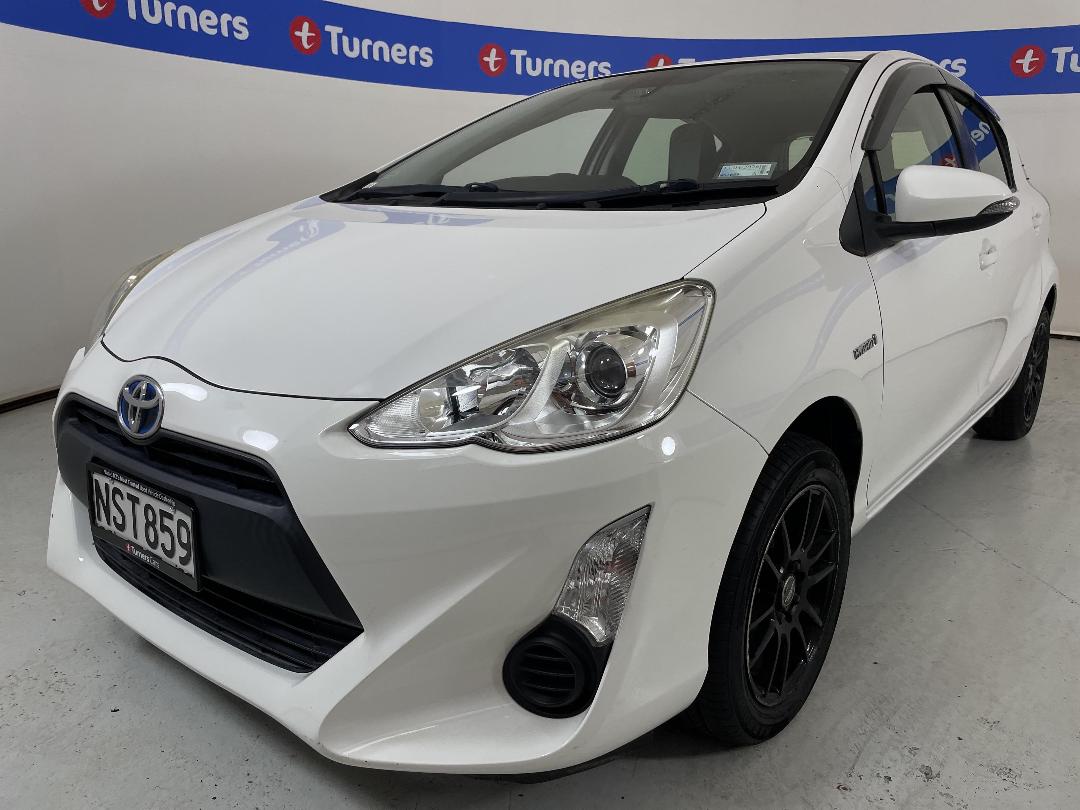 Photo '4' of Toyota Aqua