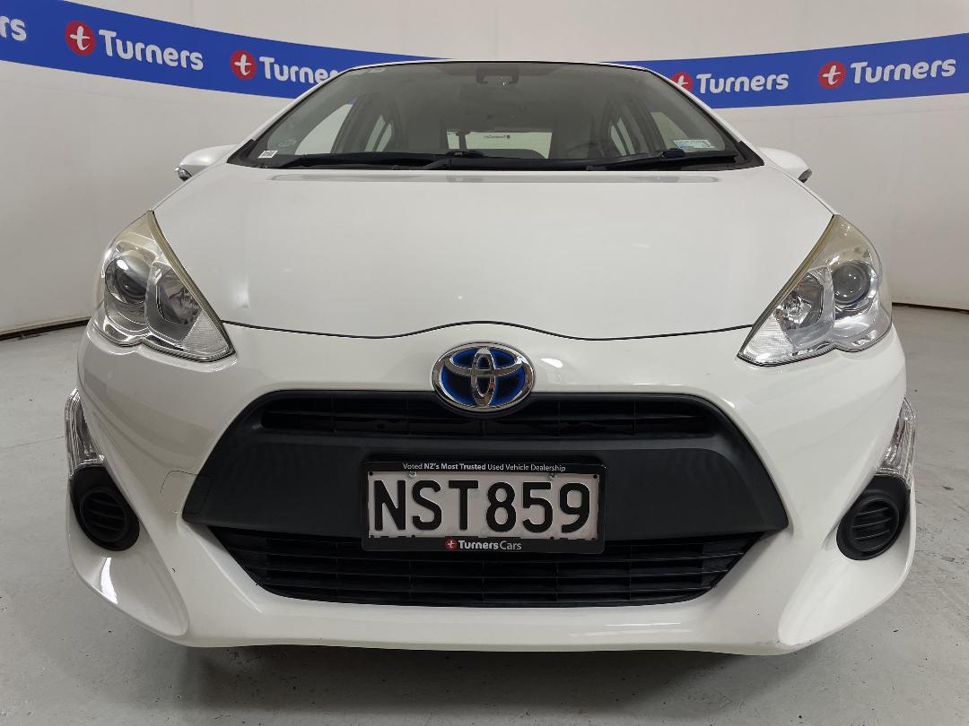 Photo '2' of Toyota Aqua