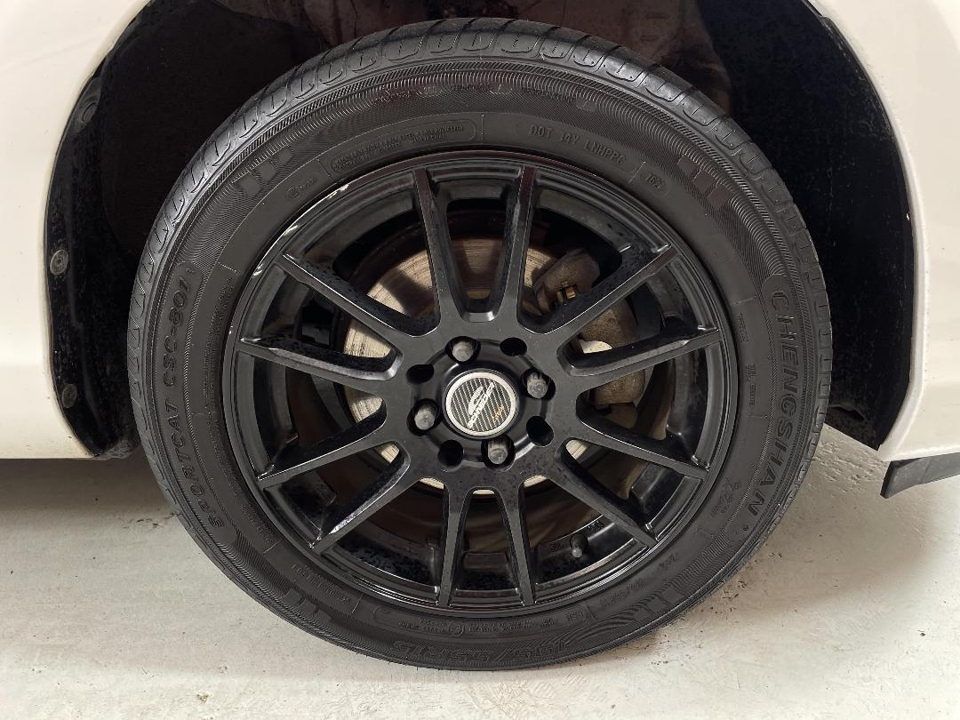 Photo '9' of Toyota Aqua