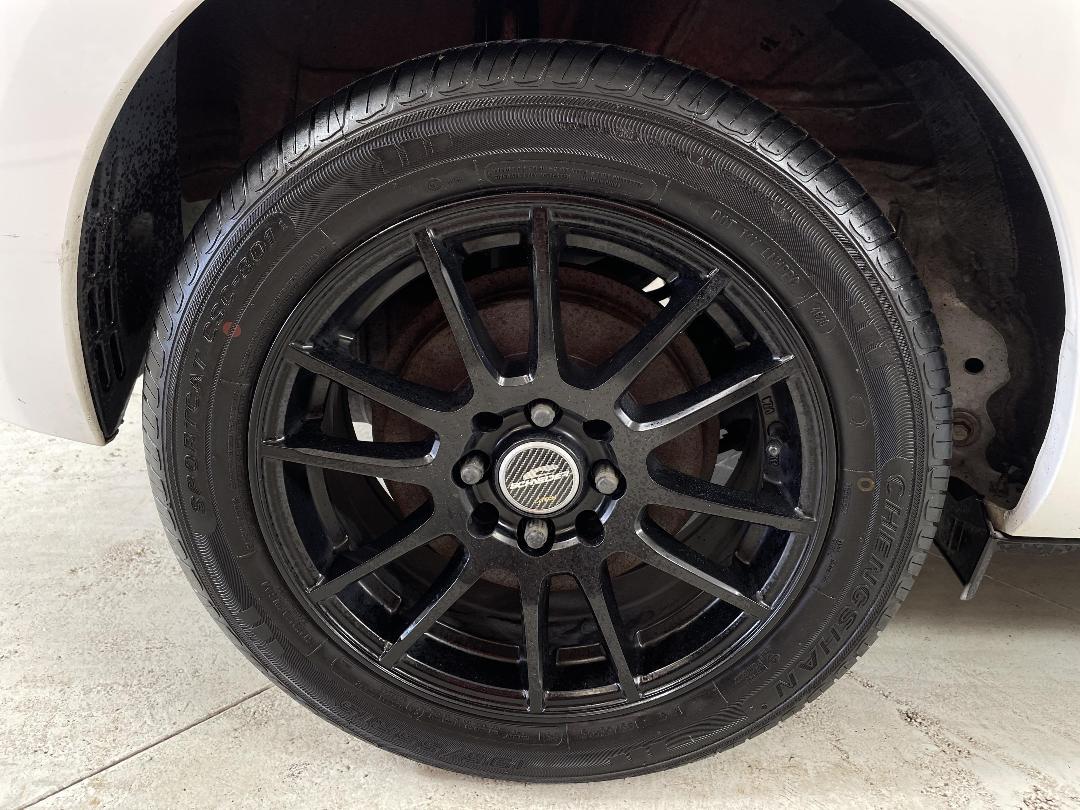 Photo '12' of Toyota Aqua