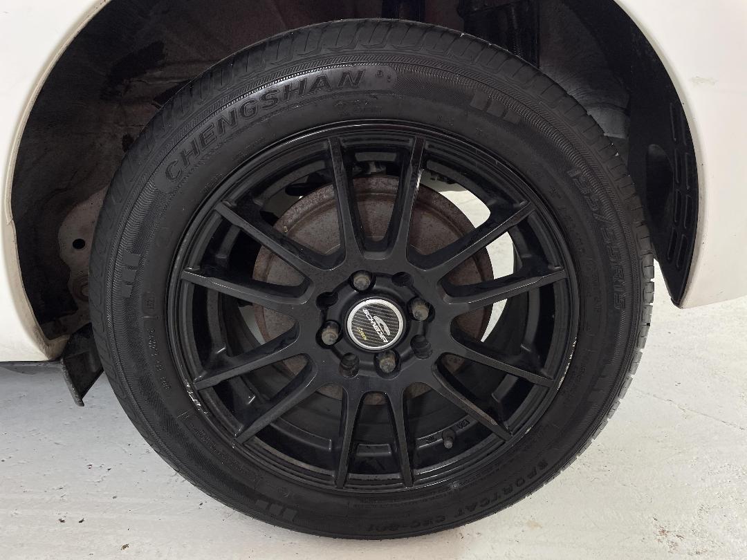 Photo '11' of Toyota Aqua