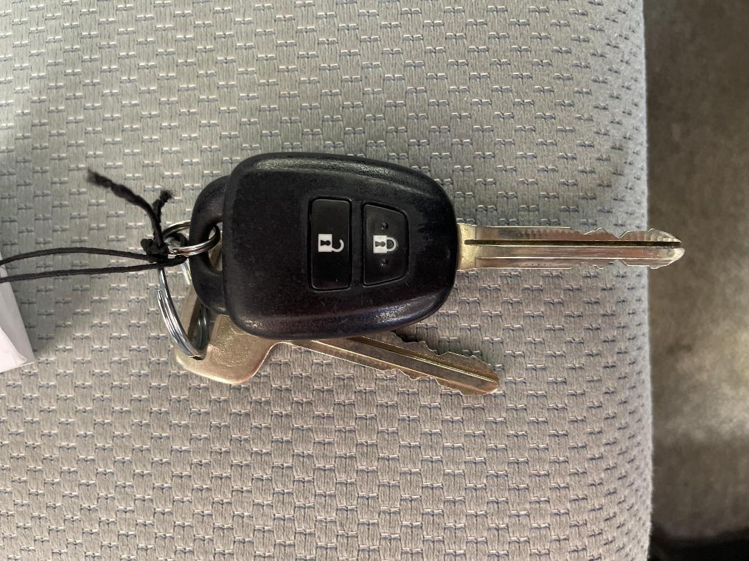 Photo '22' of Toyota Aqua