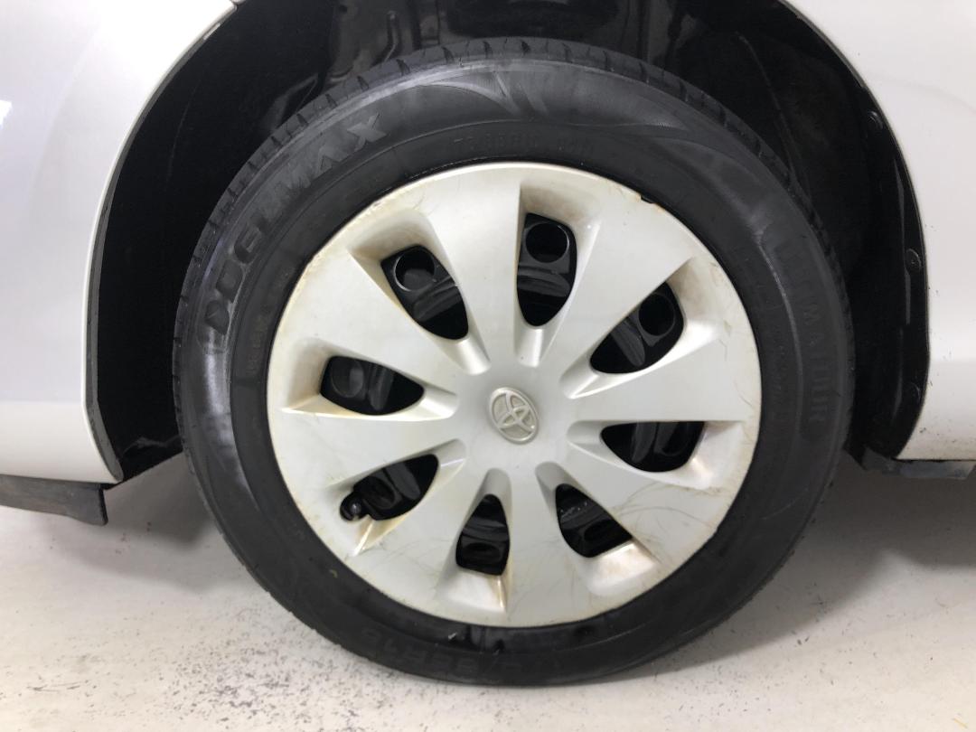 Photo '10' of Toyota Aqua Photo '10' of Toyota Aqua