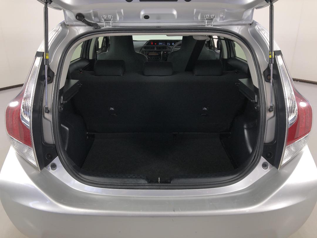 Photo '14' of Toyota Aqua Photo '14' of Toyota Aqua