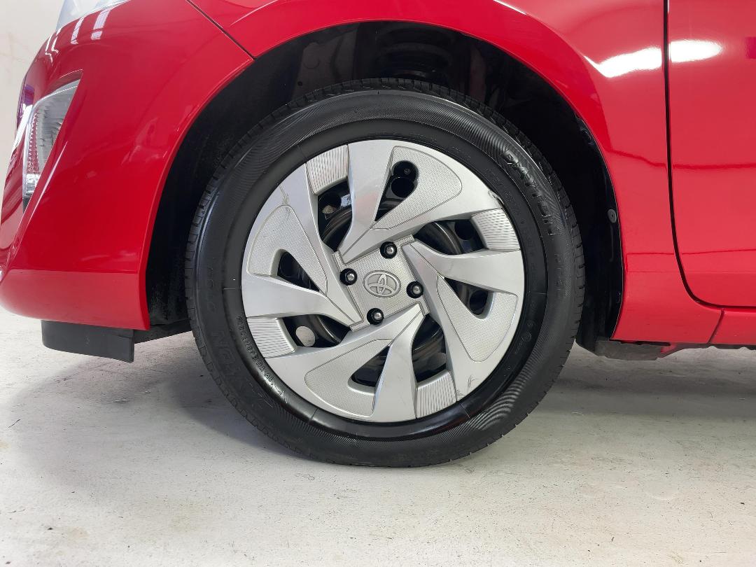 Photo '10' of Toyota Aqua