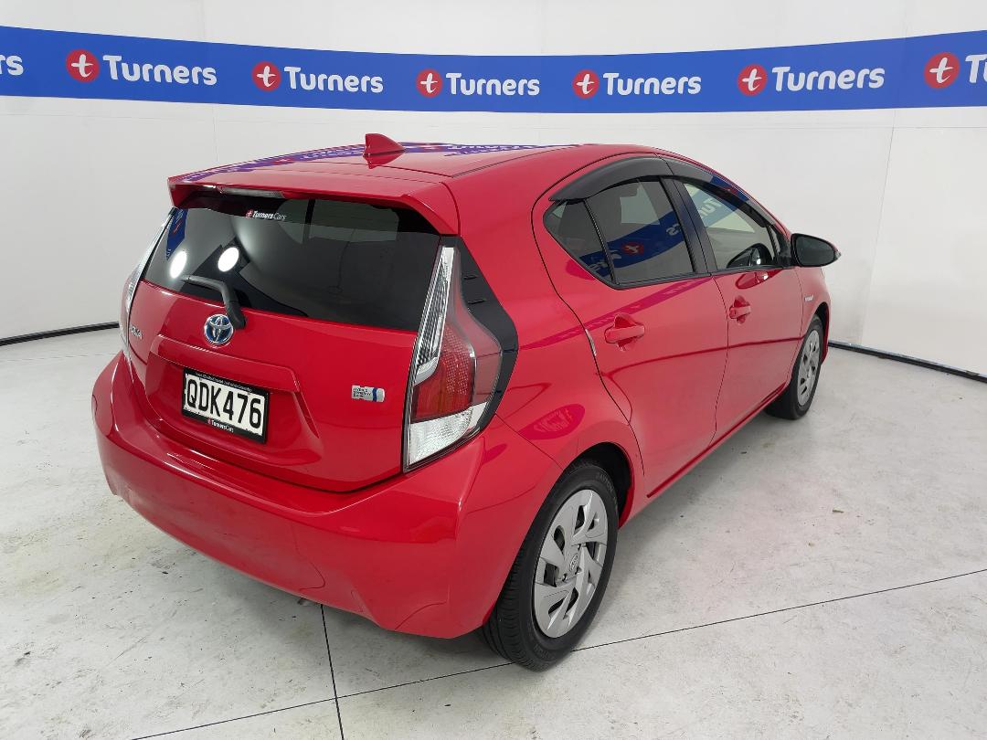 Photo '7' of Toyota Aqua