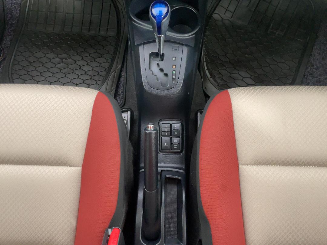 Photo '18' of Toyota Aqua