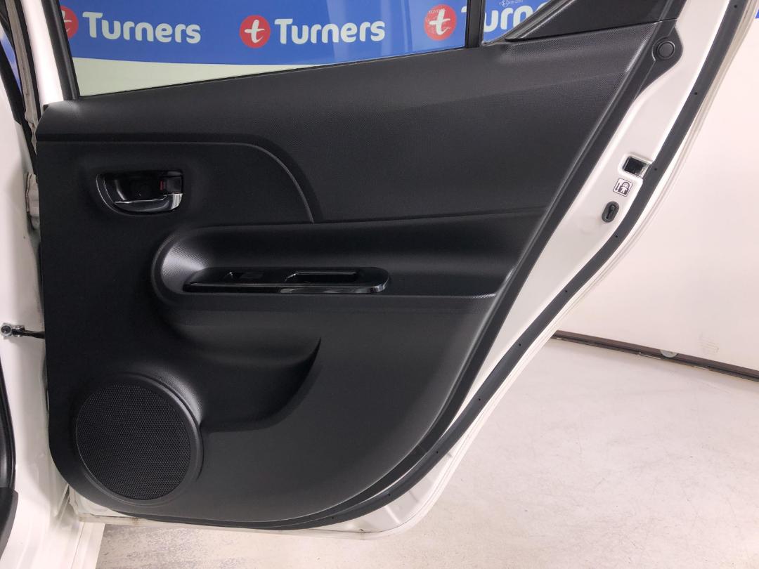 Used Toyota Aqua G'S 2016 Avalon Drive at Turners Cars 26375910