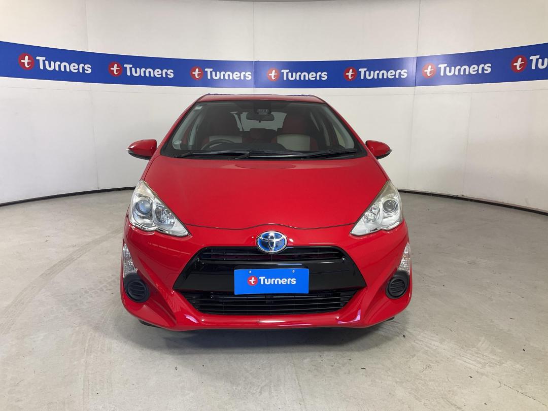 Photo '2' of Toyota Aqua Photo '2' of Toyota Aqua