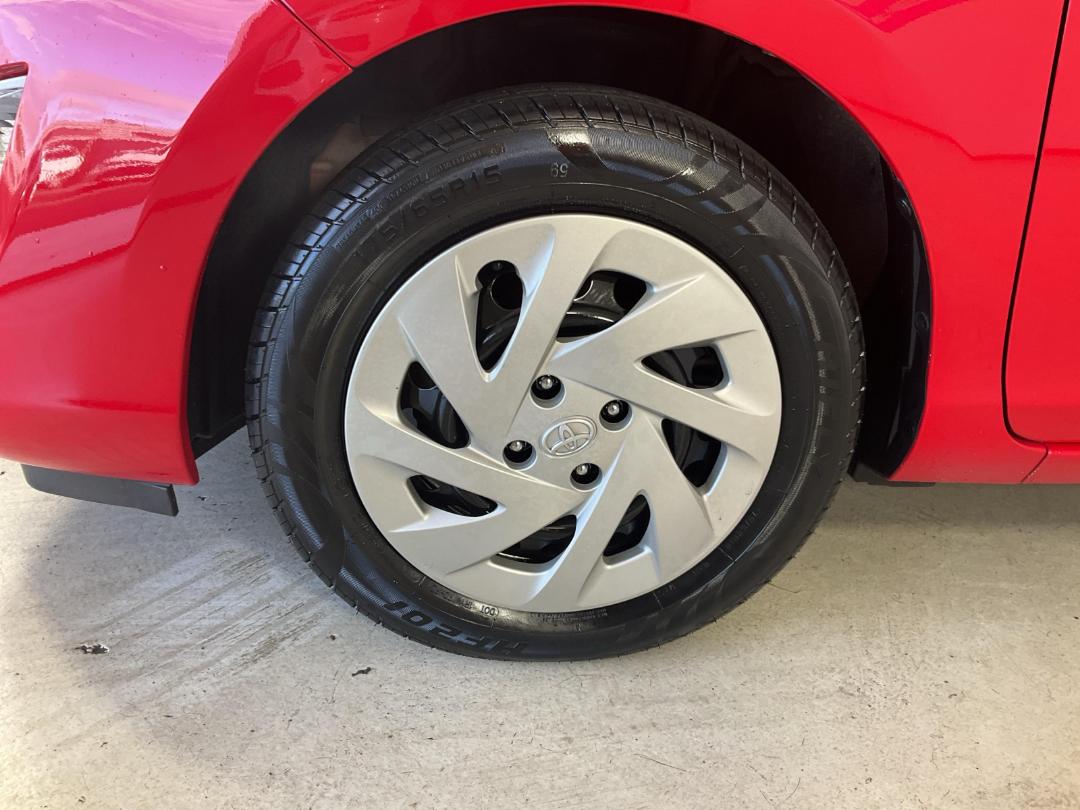 Photo '10' of Toyota Aqua Photo '10' of Toyota Aqua