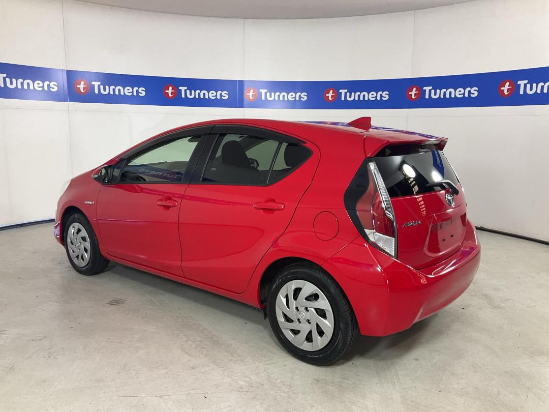 Photo '5' of Toyota Aqua Photo '5' of Toyota Aqua