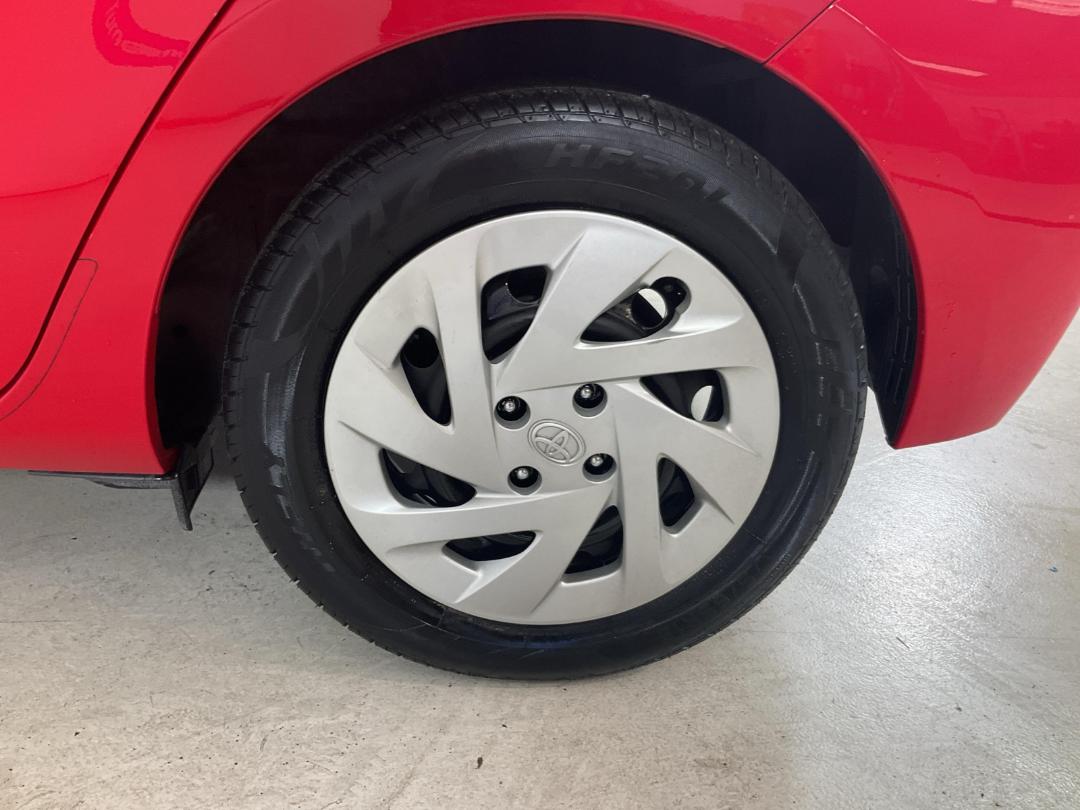 Photo '11' of Toyota Aqua Photo '11' of Toyota Aqua