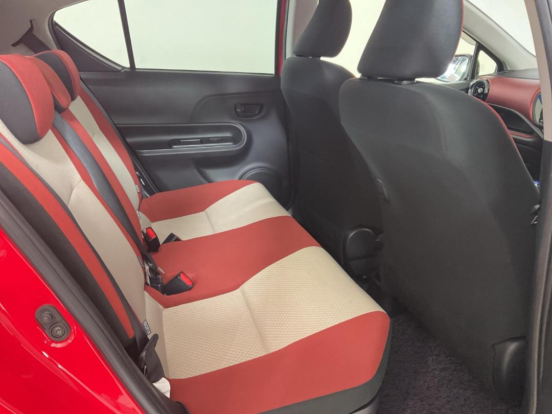 Photo '20' of Toyota Aqua Photo '20' of Toyota Aqua