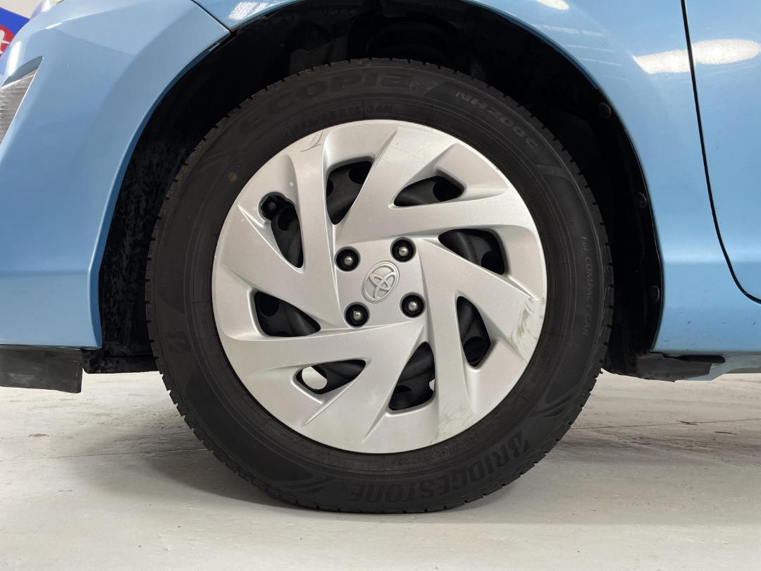 Photo '10' of Toyota Aqua