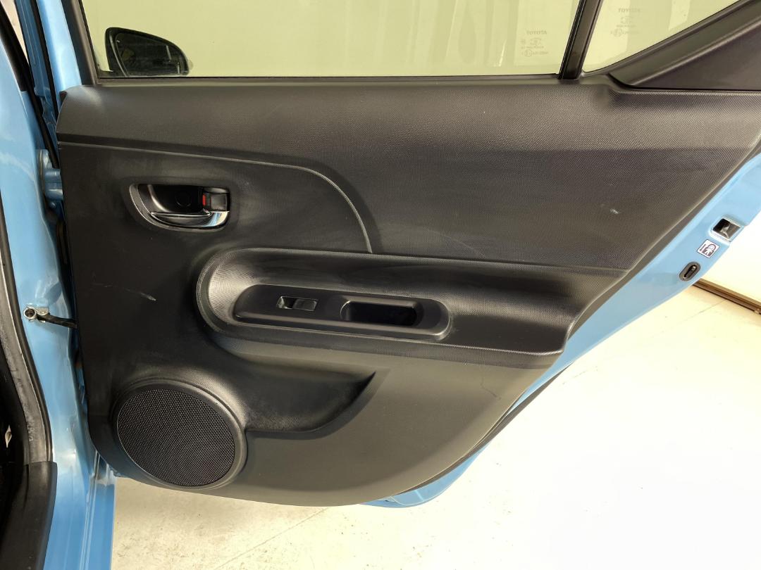 Photo '19' of Toyota Aqua