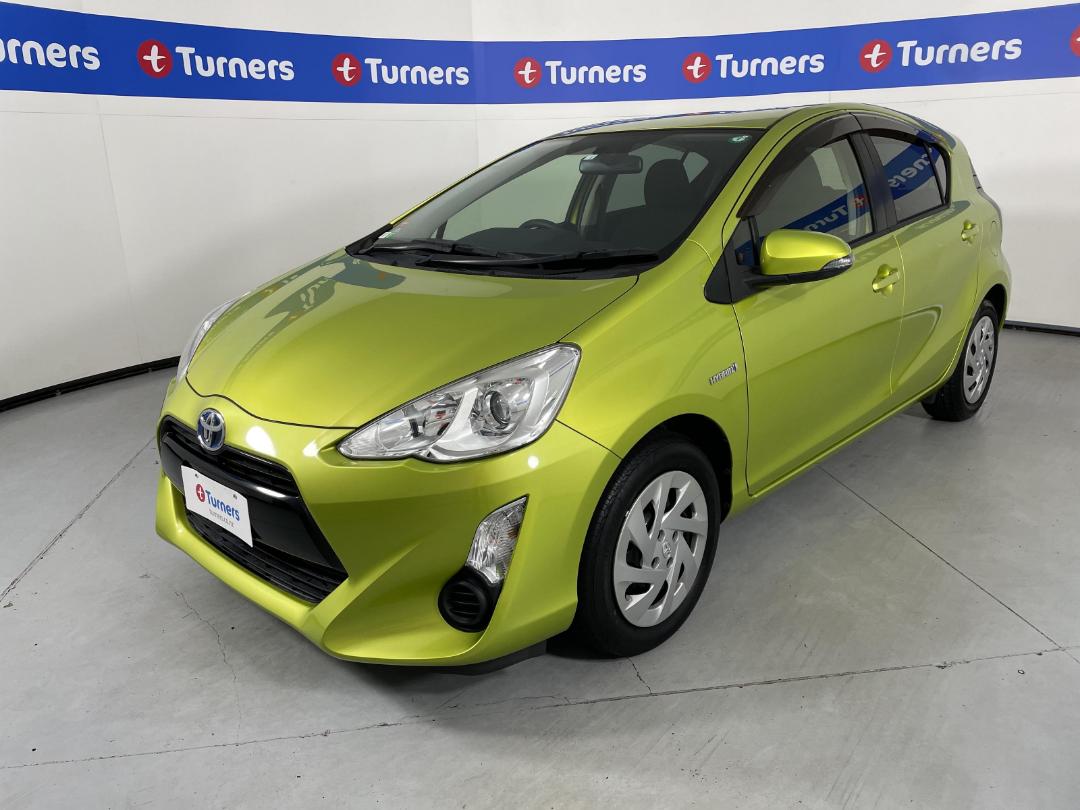 Photo '4' of Toyota Aqua Photo '4' of Toyota Aqua