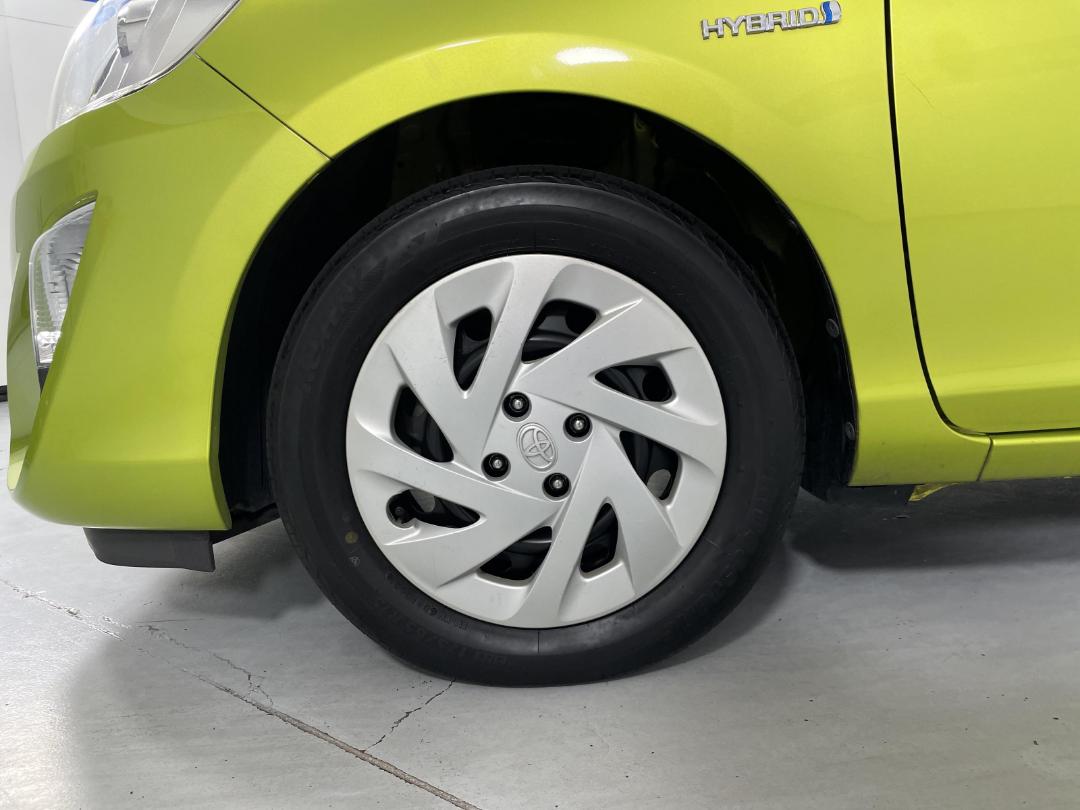 Photo '10' of Toyota Aqua Photo '10' of Toyota Aqua