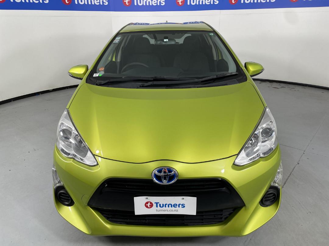 Photo '2' of Toyota Aqua Photo '2' of Toyota Aqua