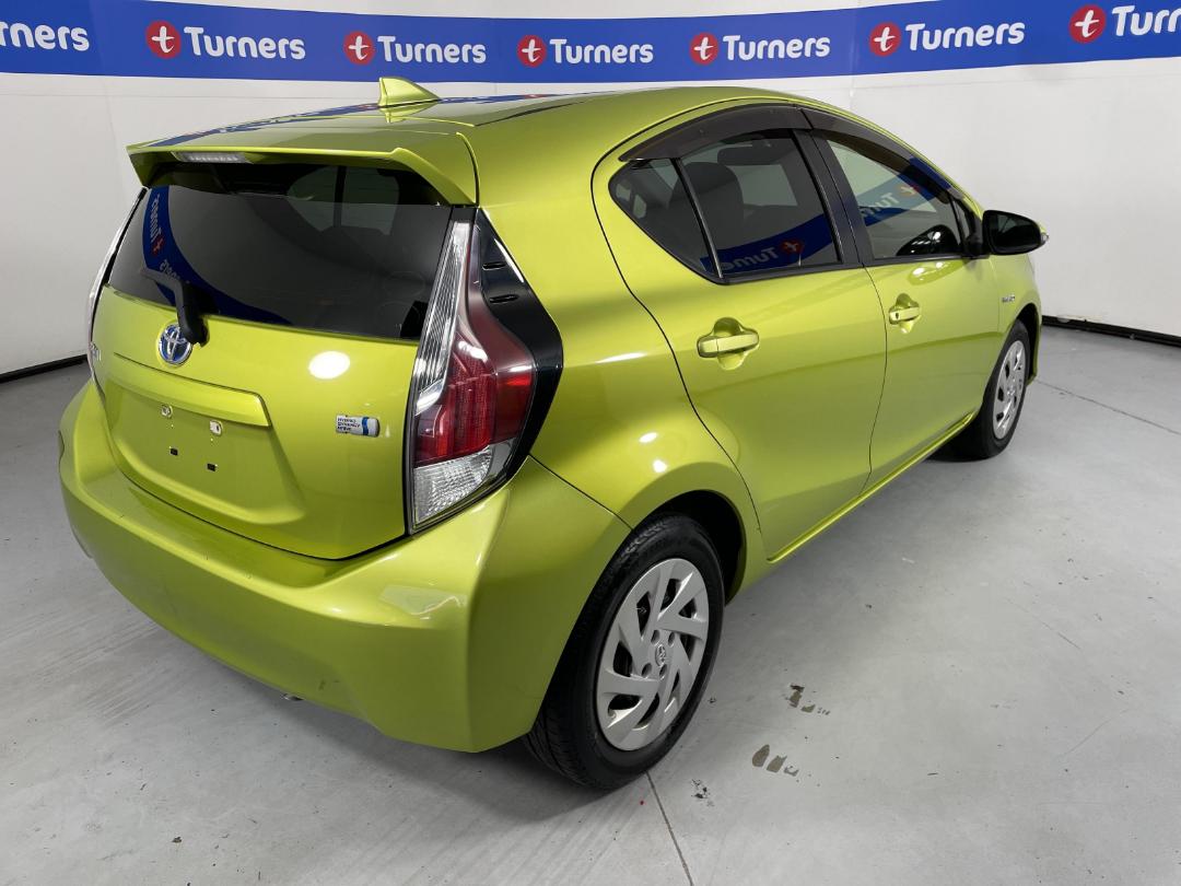 Photo '7' of Toyota Aqua Photo '7' of Toyota Aqua