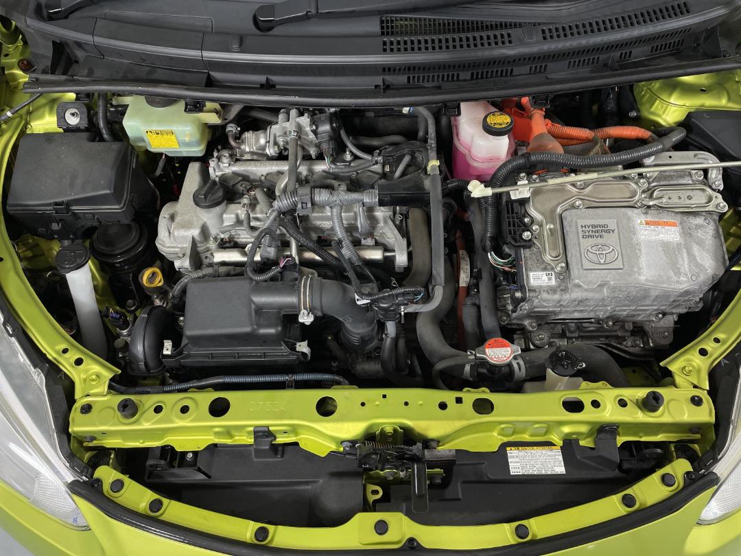 Photo '13' of Toyota Aqua Photo '13' of Toyota Aqua