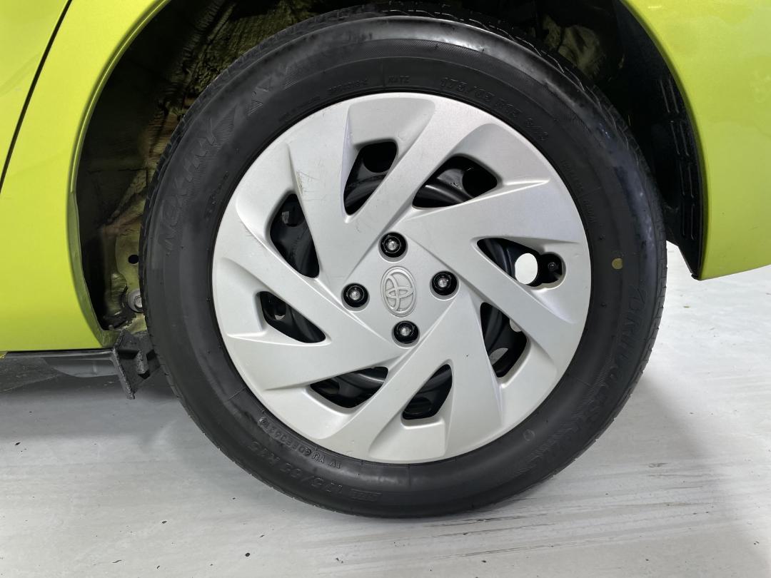 Photo '11' of Toyota Aqua Photo '11' of Toyota Aqua