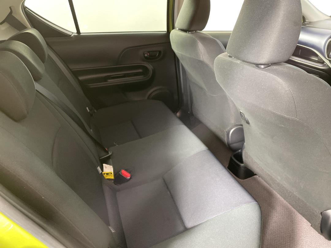 Photo '20' of Toyota Aqua Photo '20' of Toyota Aqua