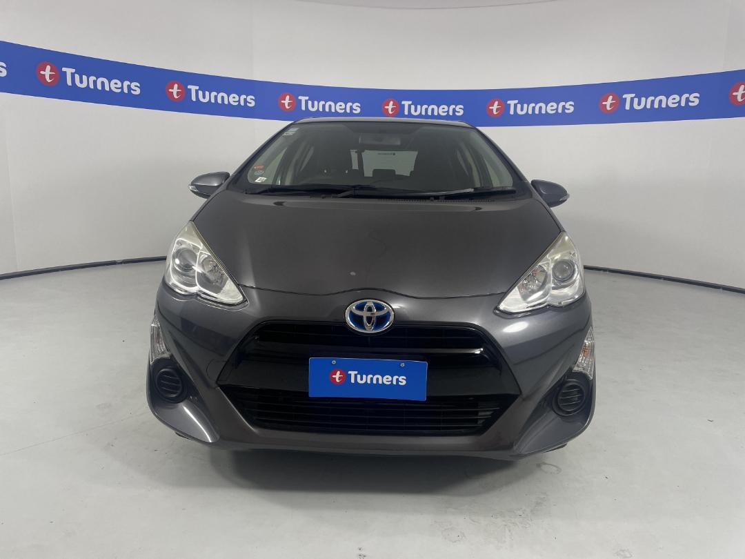 Photo '2' of Toyota Aqua Photo '2' of Toyota Aqua