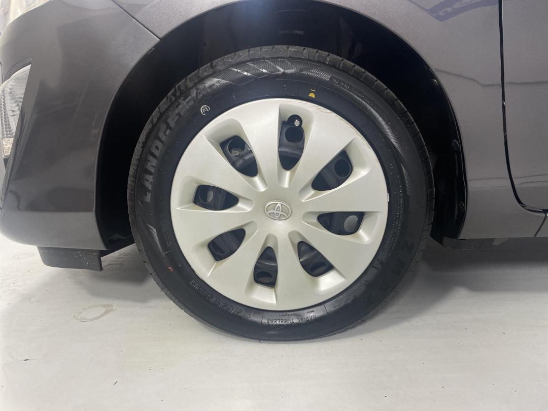 Photo '10' of Toyota Aqua Photo '10' of Toyota Aqua