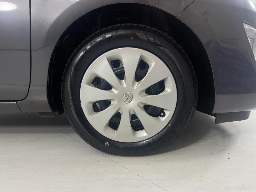 Photo '9' of Toyota Aqua Photo '9' of Toyota Aqua