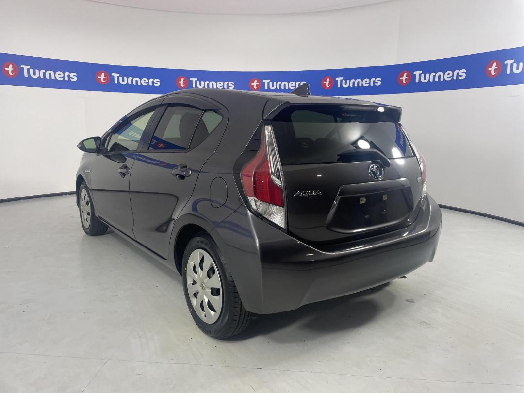 Photo '5' of Toyota Aqua Photo '5' of Toyota Aqua