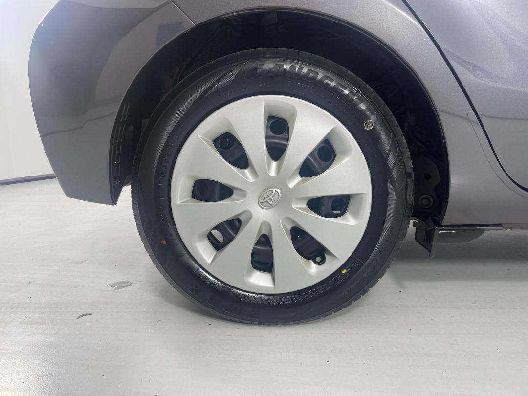 Photo '12' of Toyota Aqua Photo '12' of Toyota Aqua